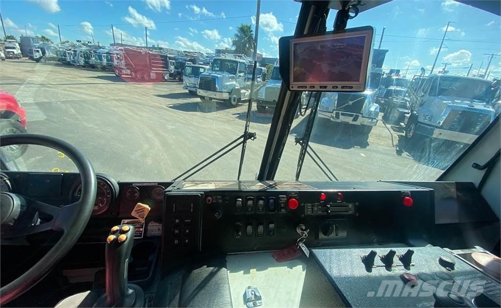 Mack LEU600 Popelářské vozy