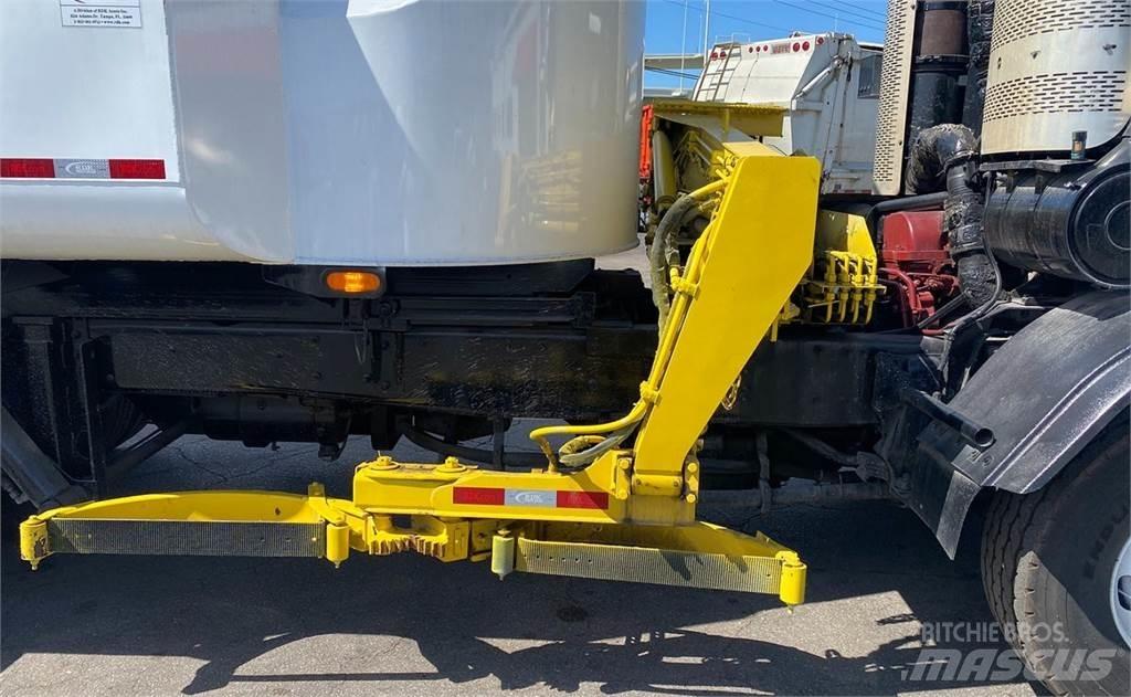 Mack LEU613 Popelářské vozy