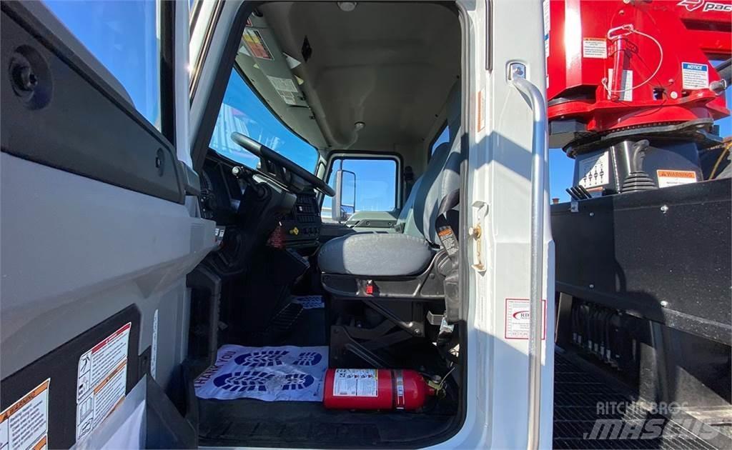 Mack MD7 Klešťové drapáky