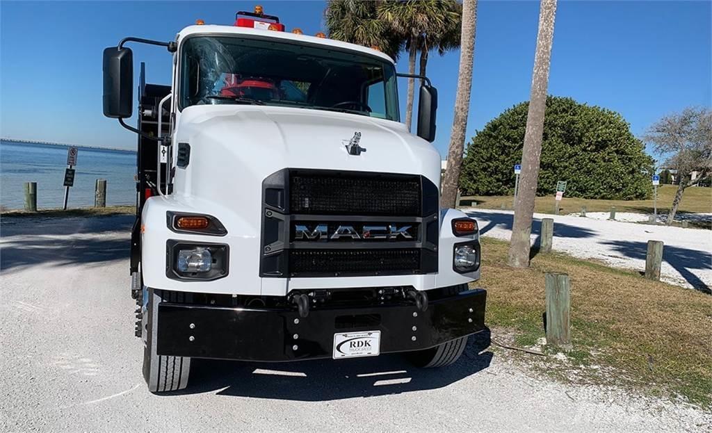 Mack MD7 Klešťové drapáky