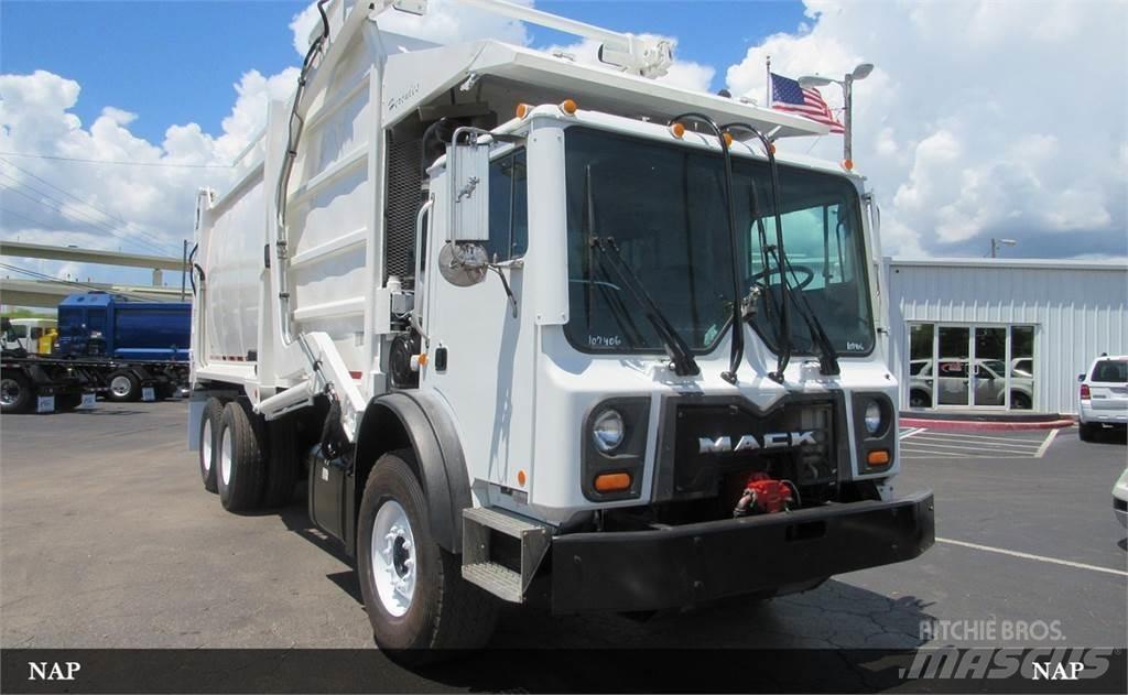 Mack MR688S Popelářské vozy