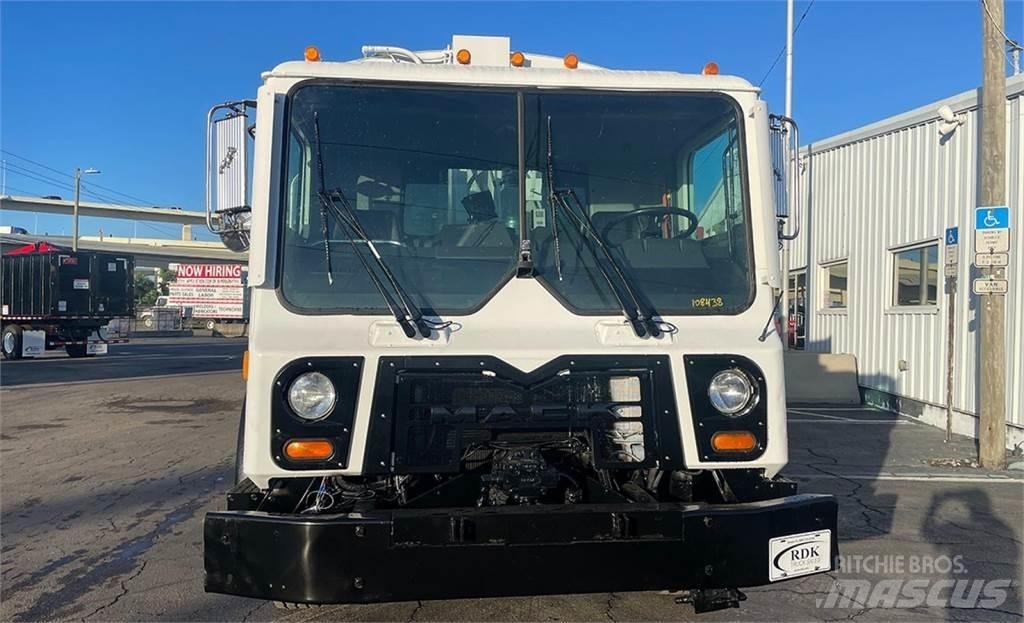 Mack MRU613 Popelářské vozy