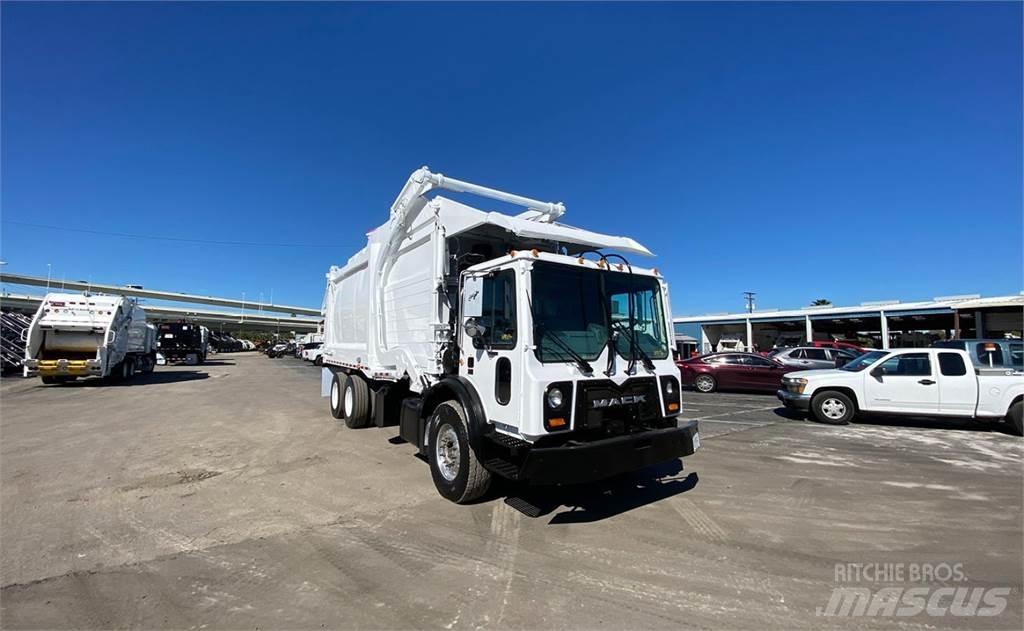 Mack MRU613 Popelářské vozy
