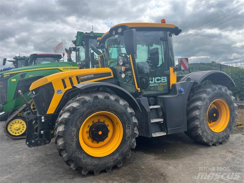 JCB 4220 Další stroje a zařízení pro chov zemědělských zvířat