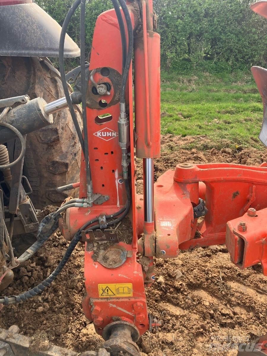 Kuhn MM123 Konvenční pluh