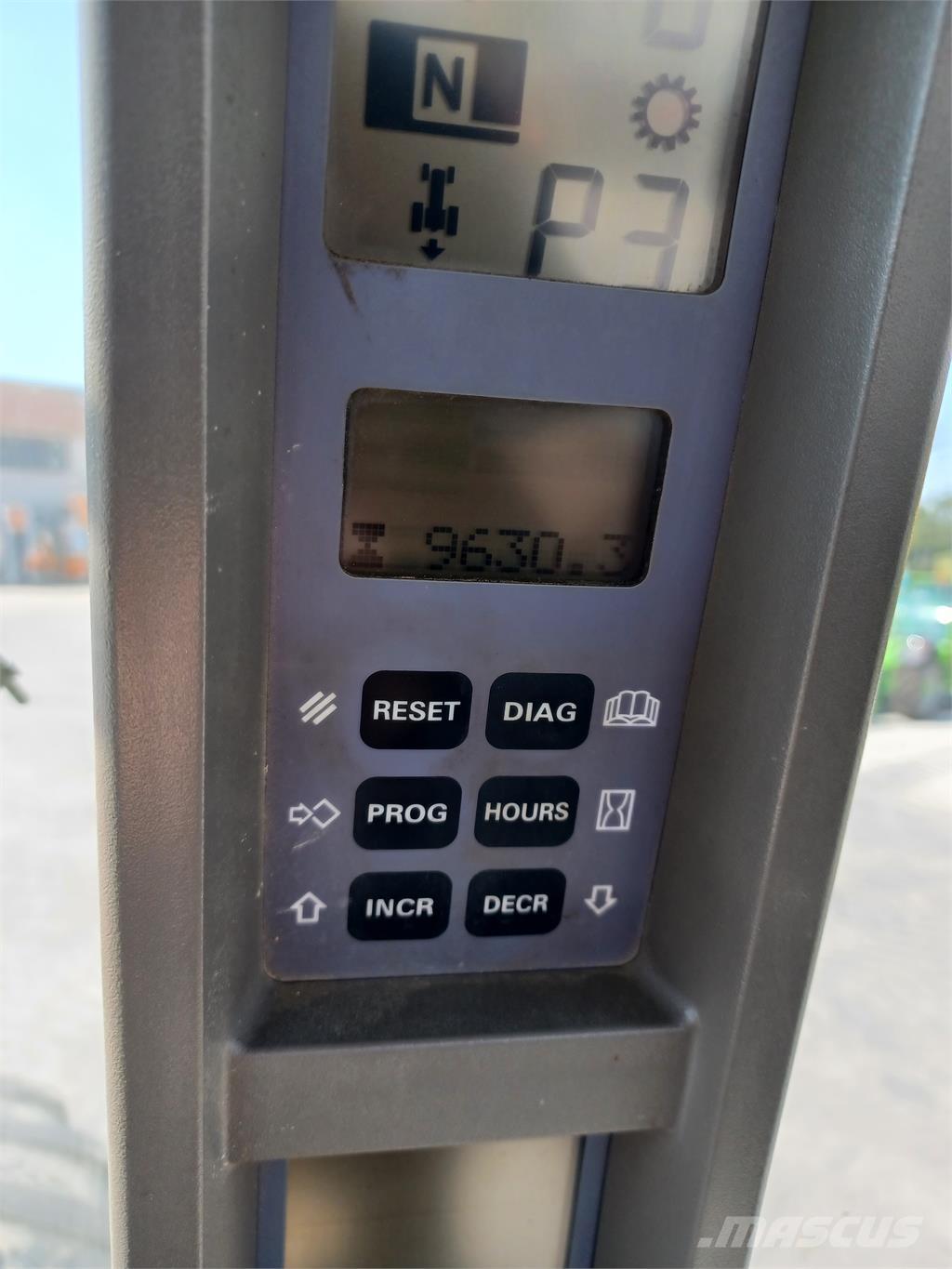 CASE MX 270 Traktory