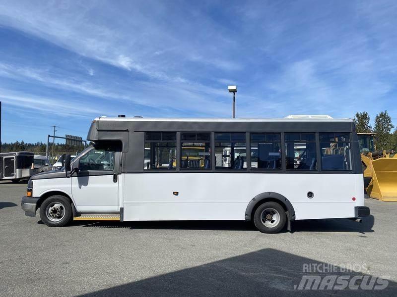 Chevrolet Express Minibusy
