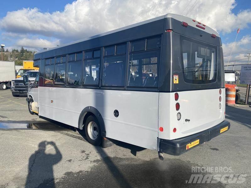 Chevrolet Express Minibusy