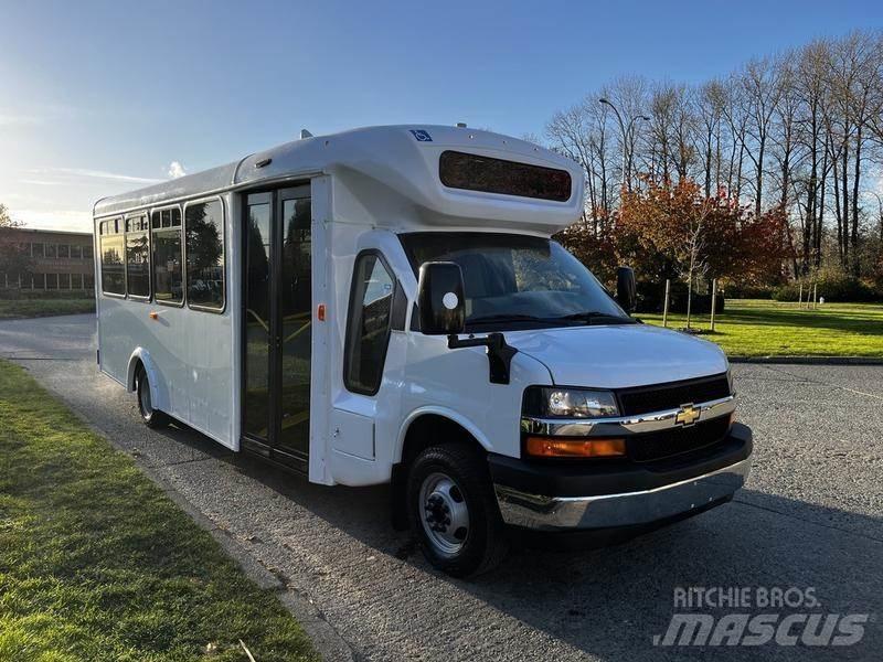 Chevrolet Express Minibusy