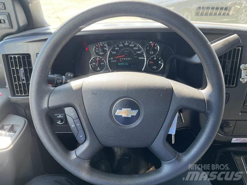 Chevrolet Express Minibusy