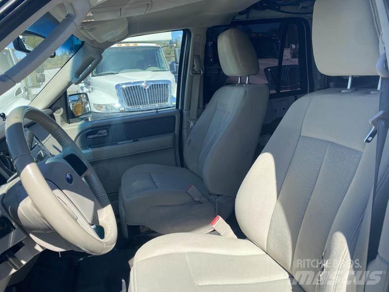 Ford Expedition Osobní vozy