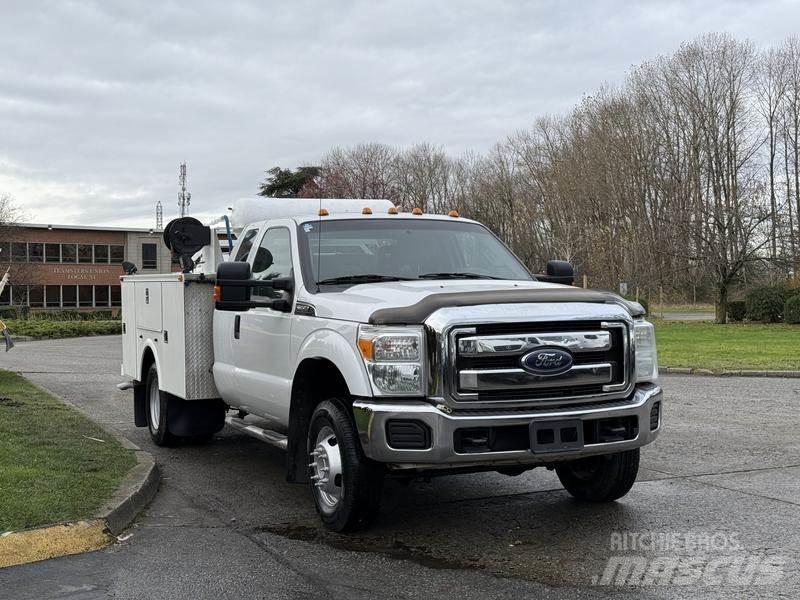 Ford F-350 SD Komunální / Multi-užitková vozidla