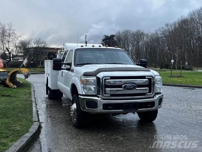 Ford F-350 SD Komunální / Multi-užitková vozidla