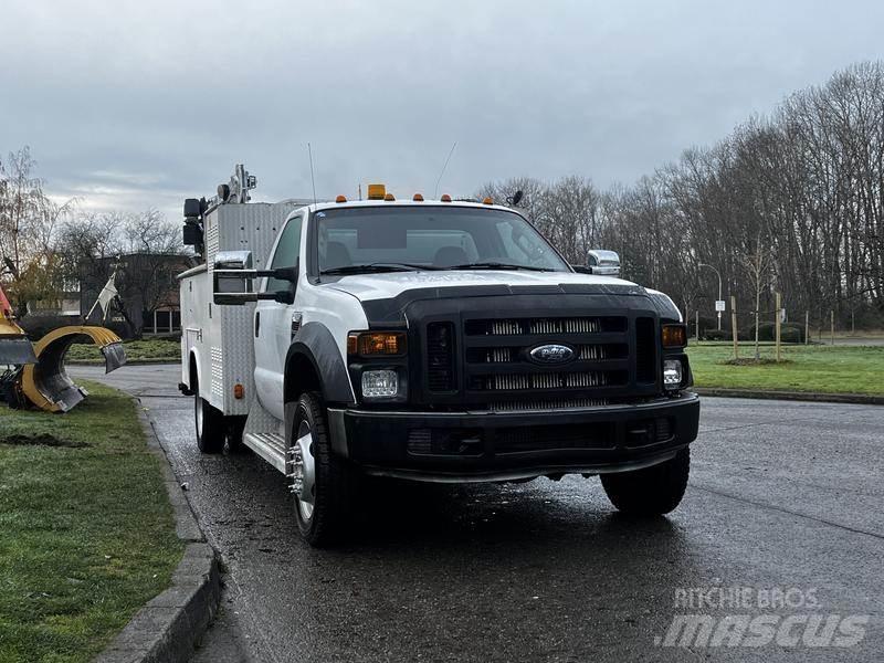 Ford F-550 Komunální / Multi-užitková vozidla