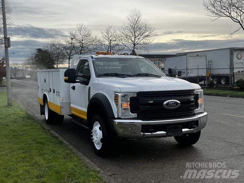 Ford F-550 Komunální / Multi-užitková vozidla