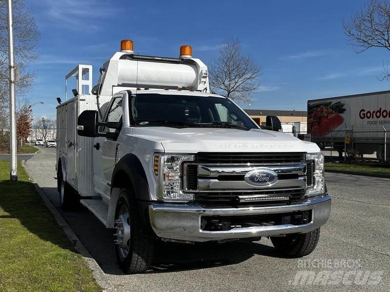 Ford F-550 Komunální / Multi-užitková vozidla