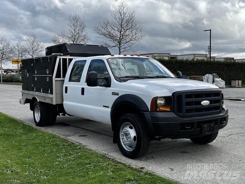 Ford F-550 Komunální / Multi-užitková vozidla