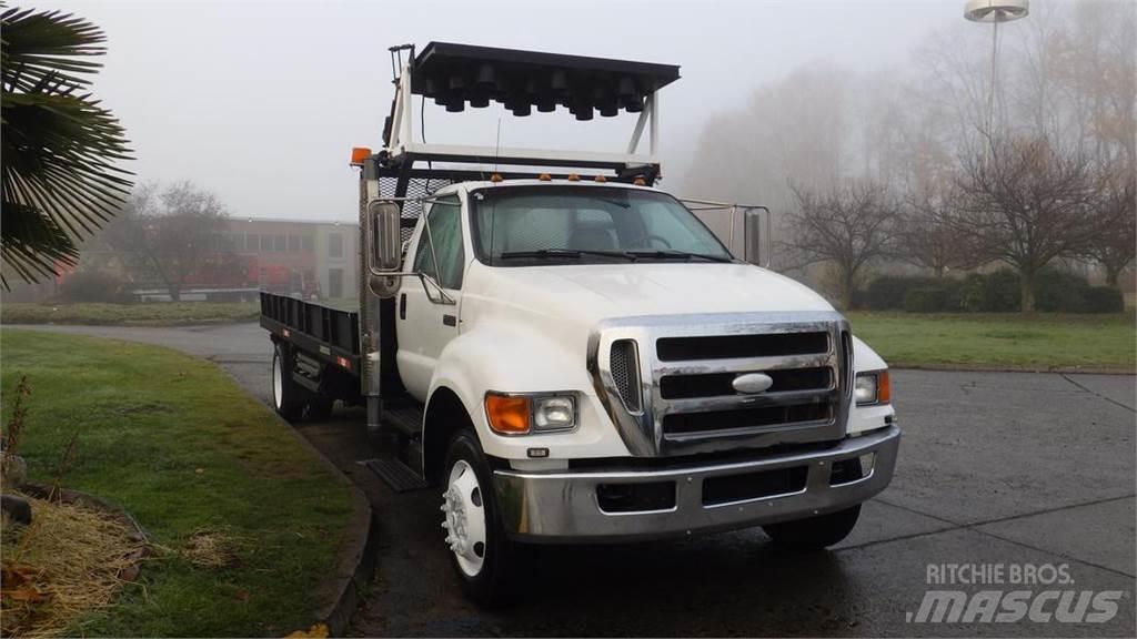 Ford F-750 Valníky/Sklápěcí bočnice