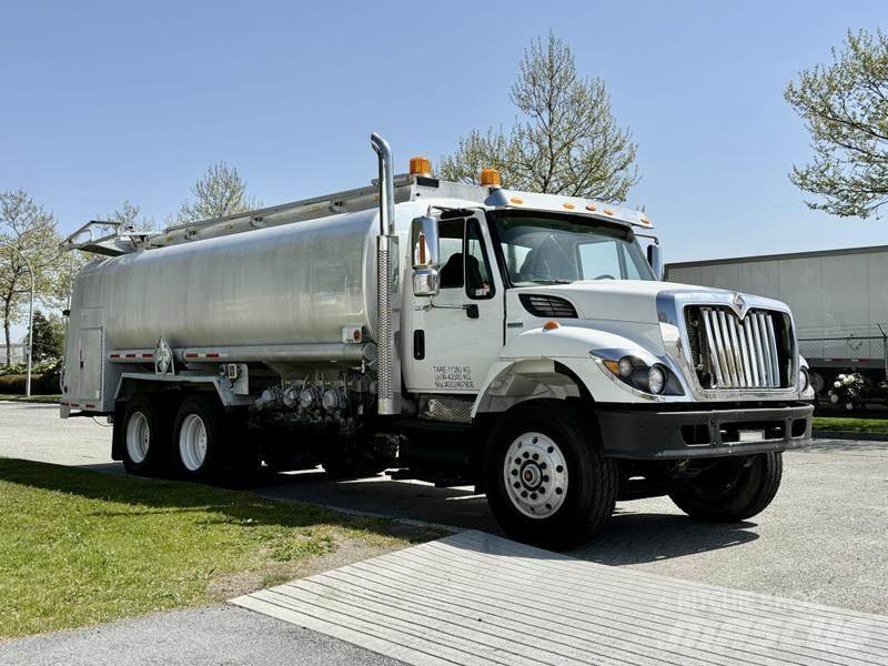 International 7500 Cisternové vozy