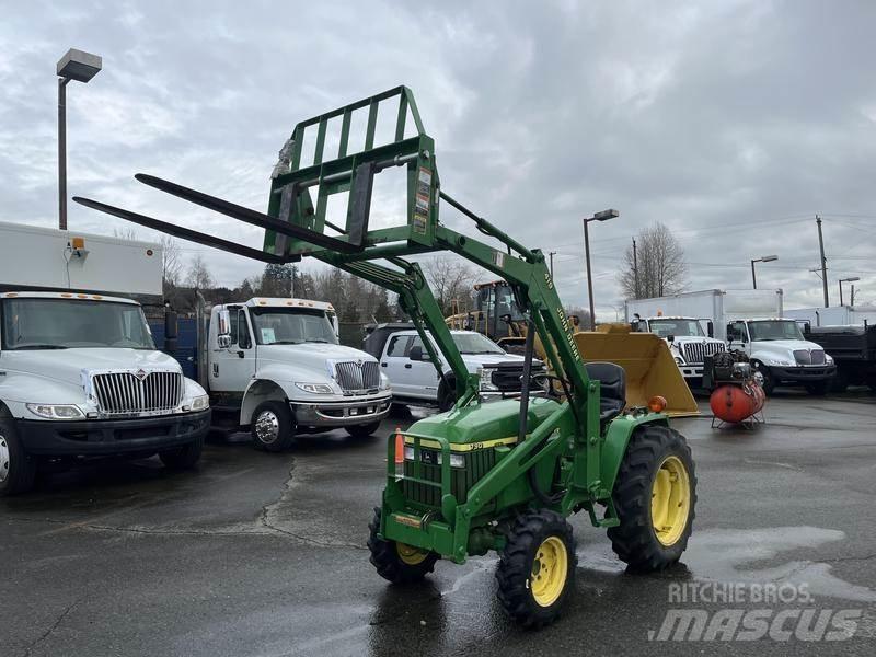 John Deere 790 Traktory