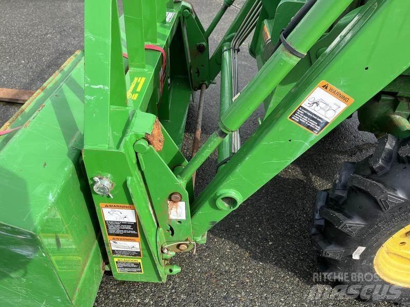 John Deere 790 Traktory
