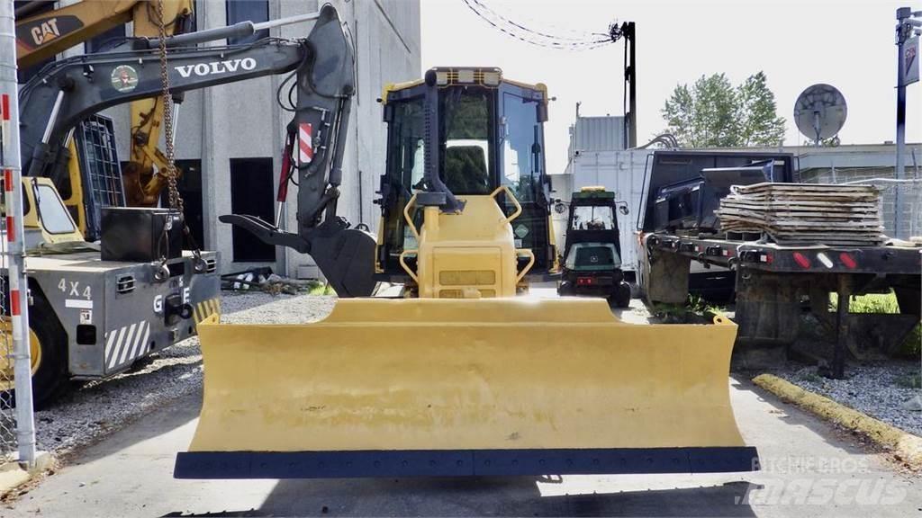 Komatsu D37PX-22 Pásová rýpadla