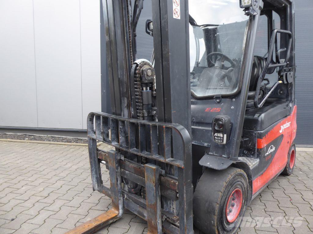Linde E25-01 Akumulátorové vozíky