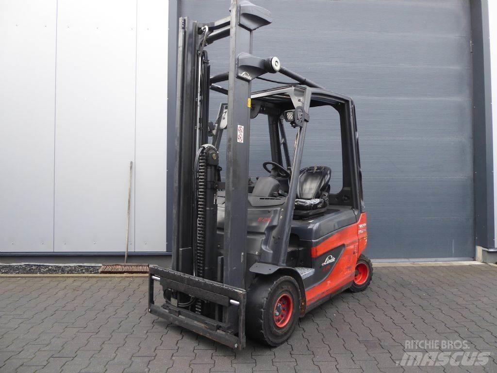 Linde E25-01 Akumulátorové vozíky