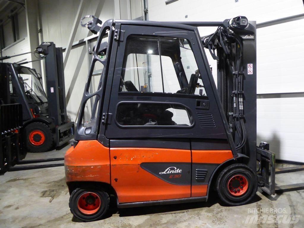 Linde E30-01 Akumulátorové vozíky