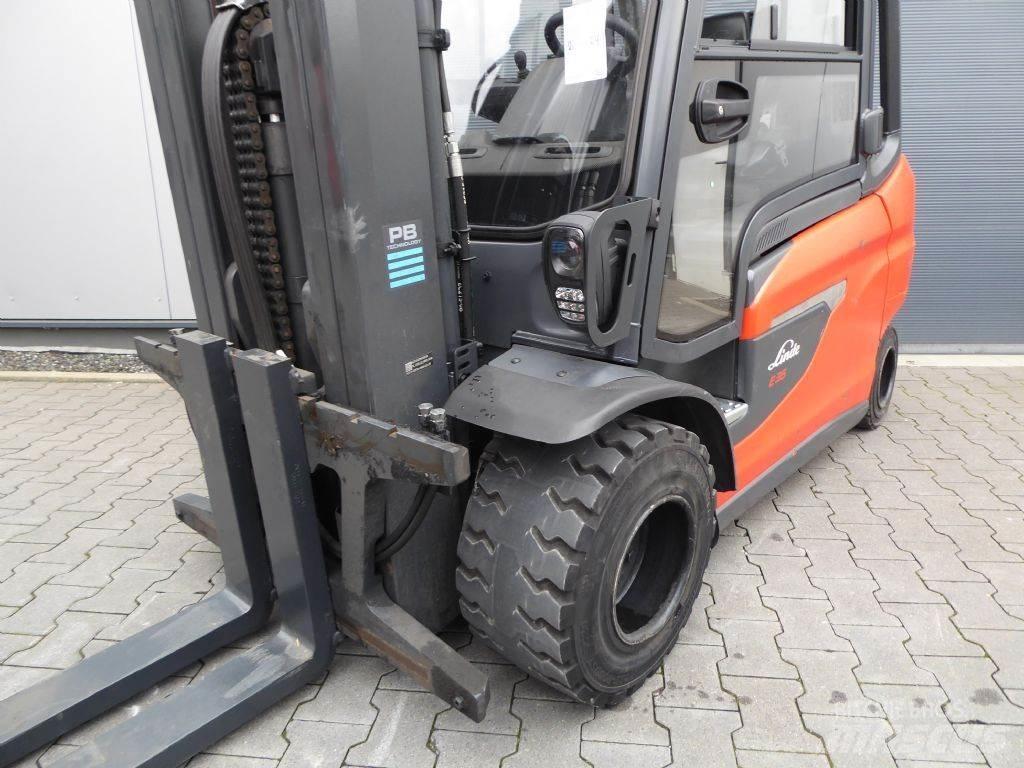 Linde E35L-01 Akumulátorové vozíky