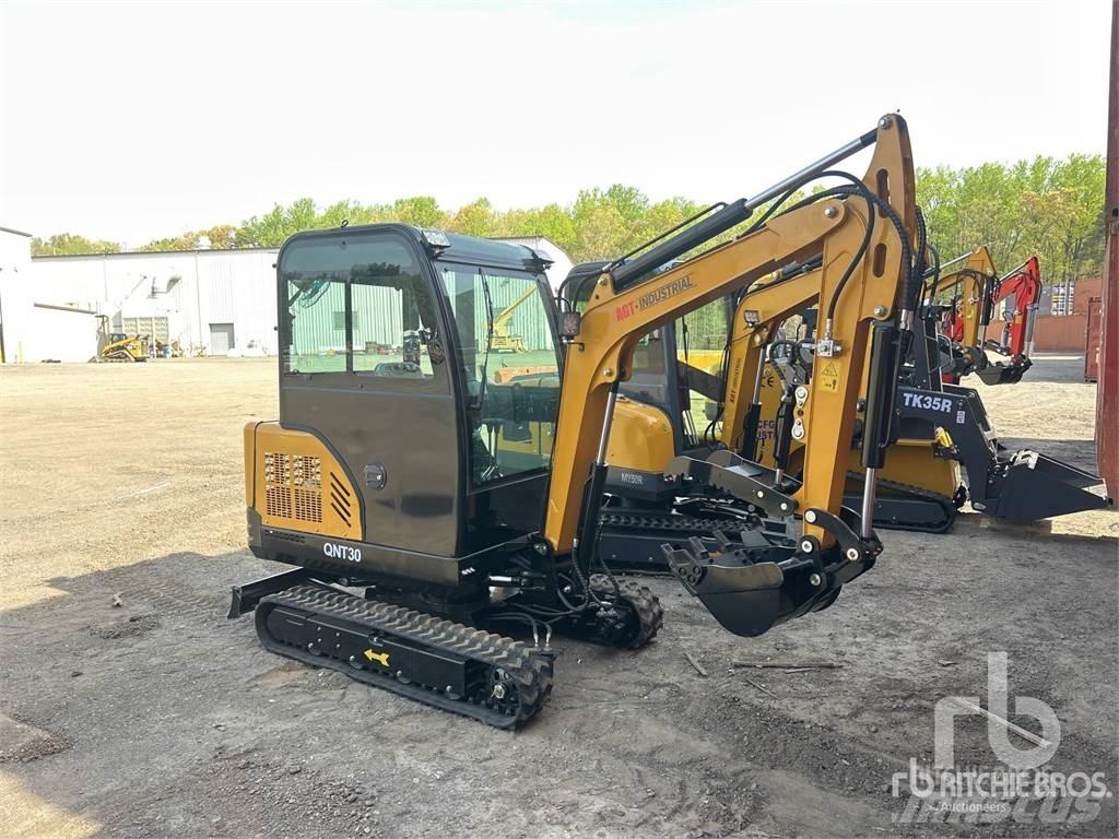 AGT QNT30 Mini rýpadla < 7t