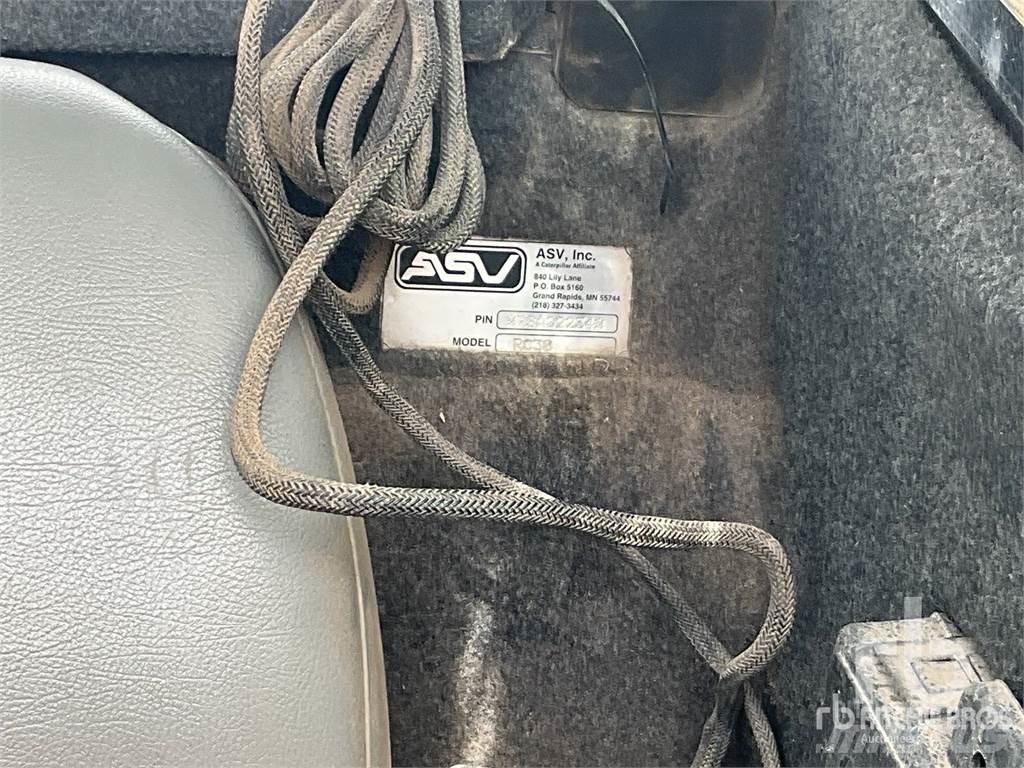 ASV RC30 Smykem řízené nakladače