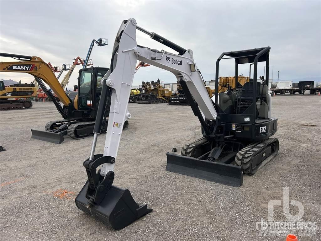 Bobcat E32 Mini rýpadla < 7t