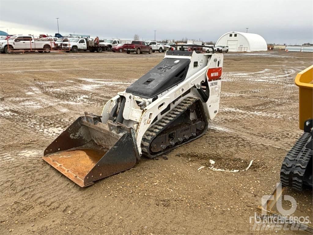 Bobcat MT85 Smykem řízené nakladače