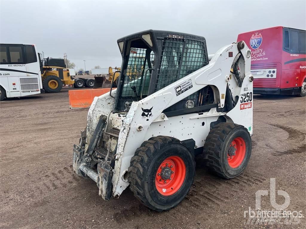 Bobcat S250 Smykem řízené nakladače