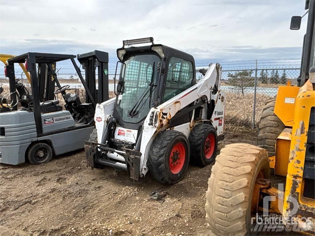 Bobcat S590 Smykem řízené nakladače