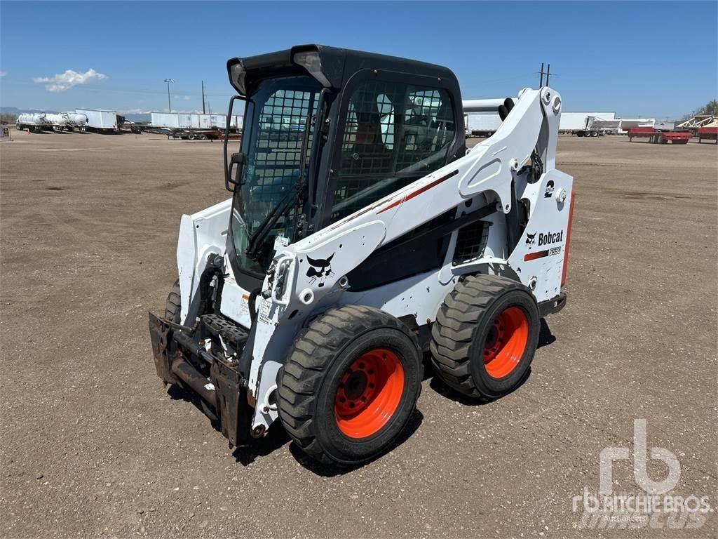 Bobcat S590 Smykem řízené nakladače