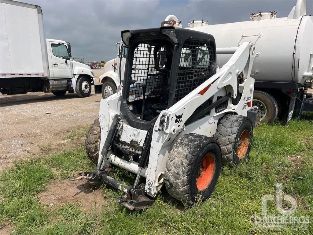 Bobcat S740 Smykem řízené nakladače