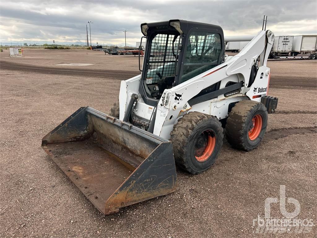 Bobcat S850 Smykem řízené nakladače