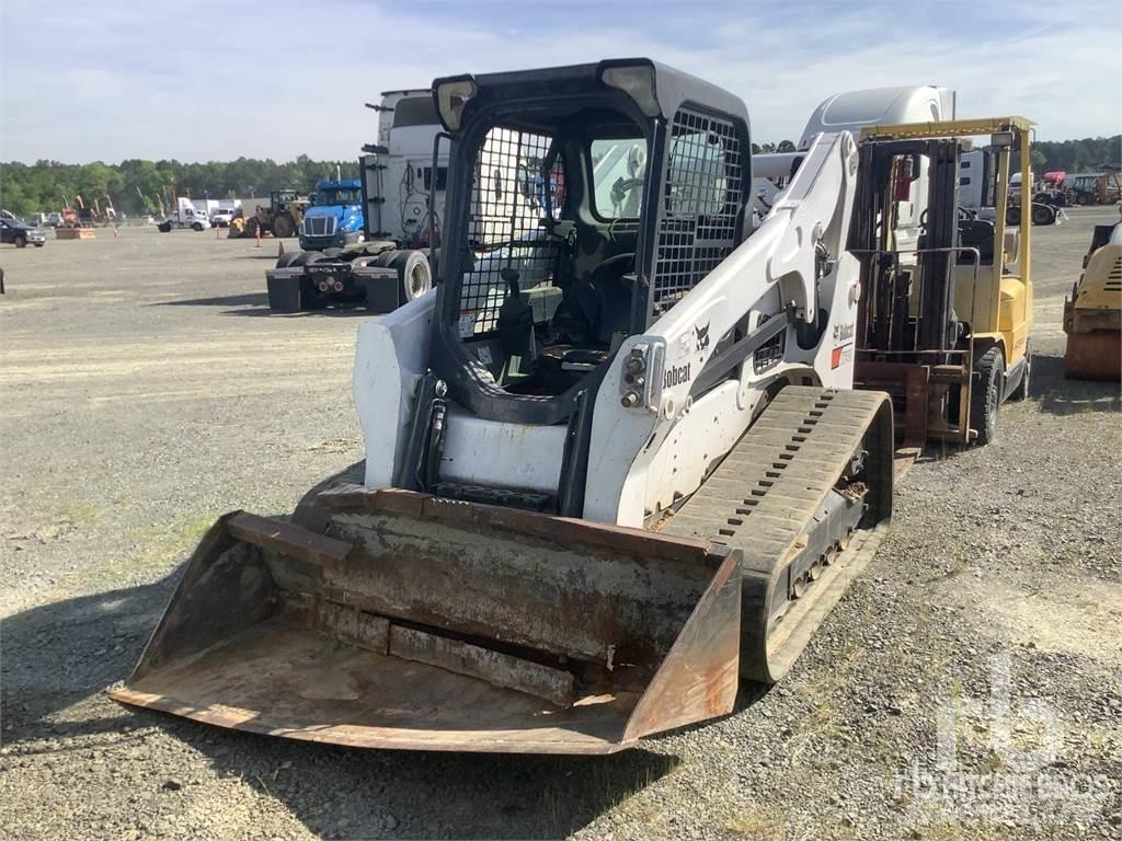 Bobcat T740 Smykem řízené nakladače