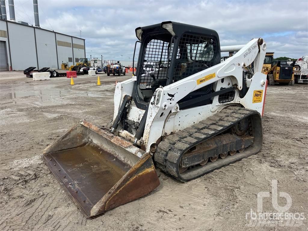 Bobcat T740 Smykem řízené nakladače