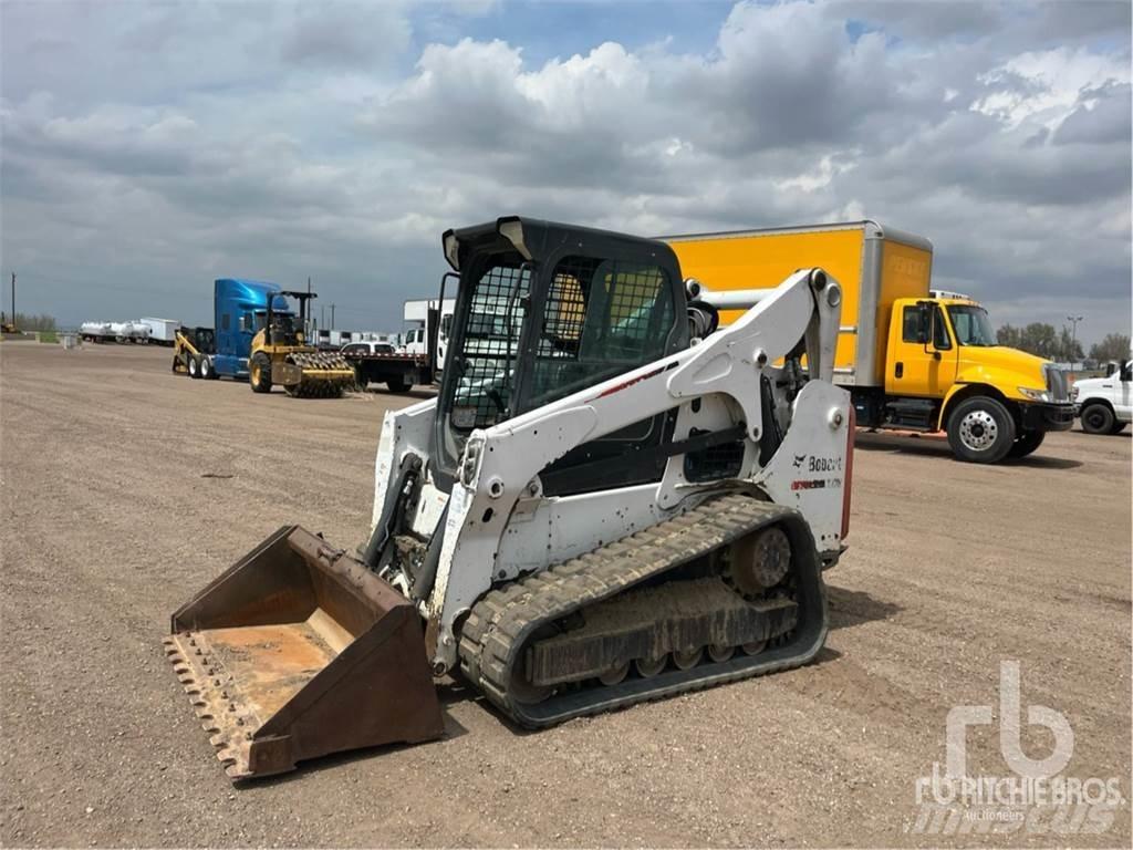 Bobcat T770 Smykem řízené nakladače
