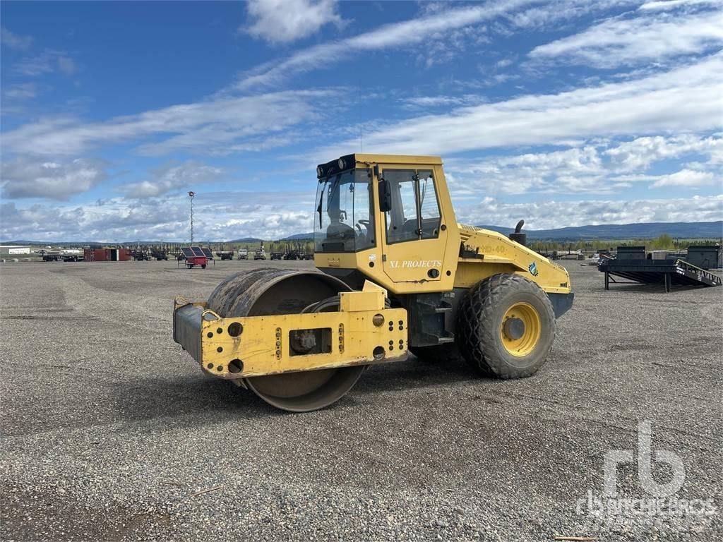 Bomag BW211 D40 Půdní kompaktory