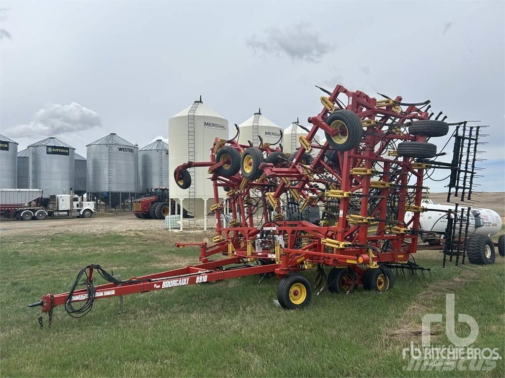 Bourgault 8910 Kultivátory