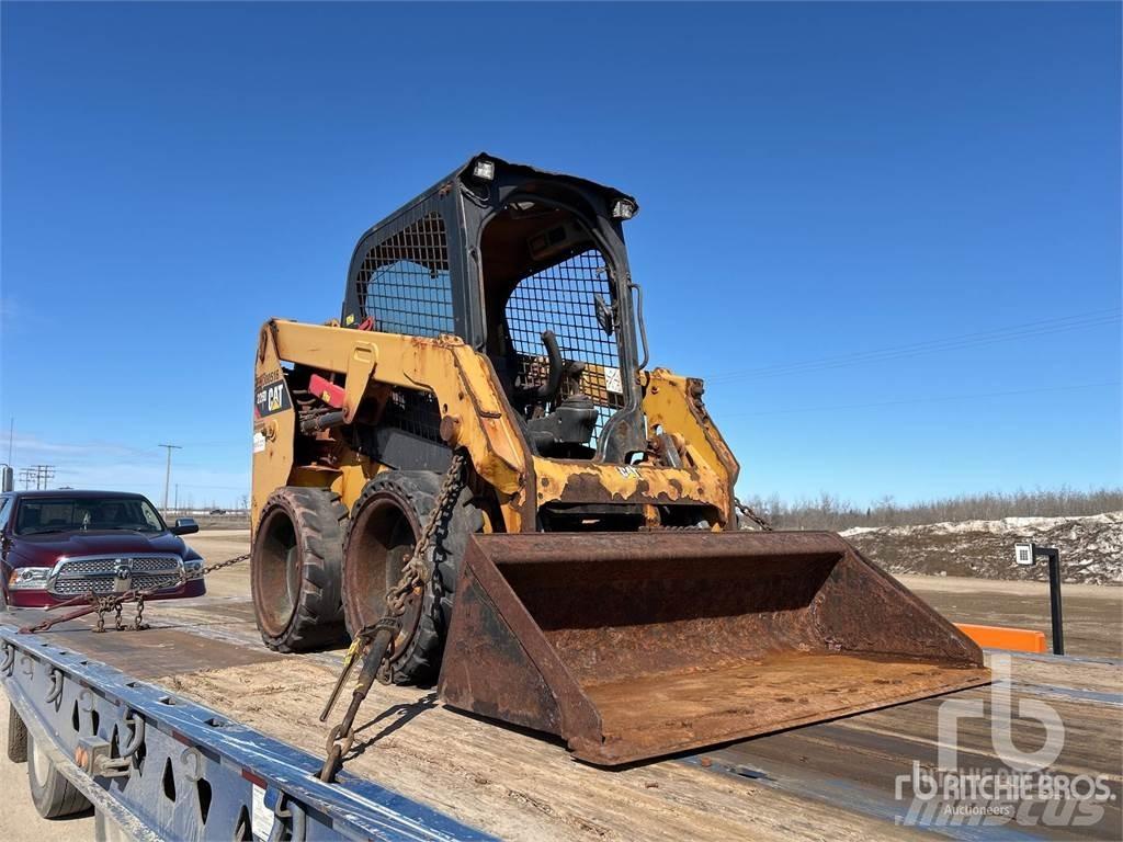CAT 226D Smykem řízené nakladače