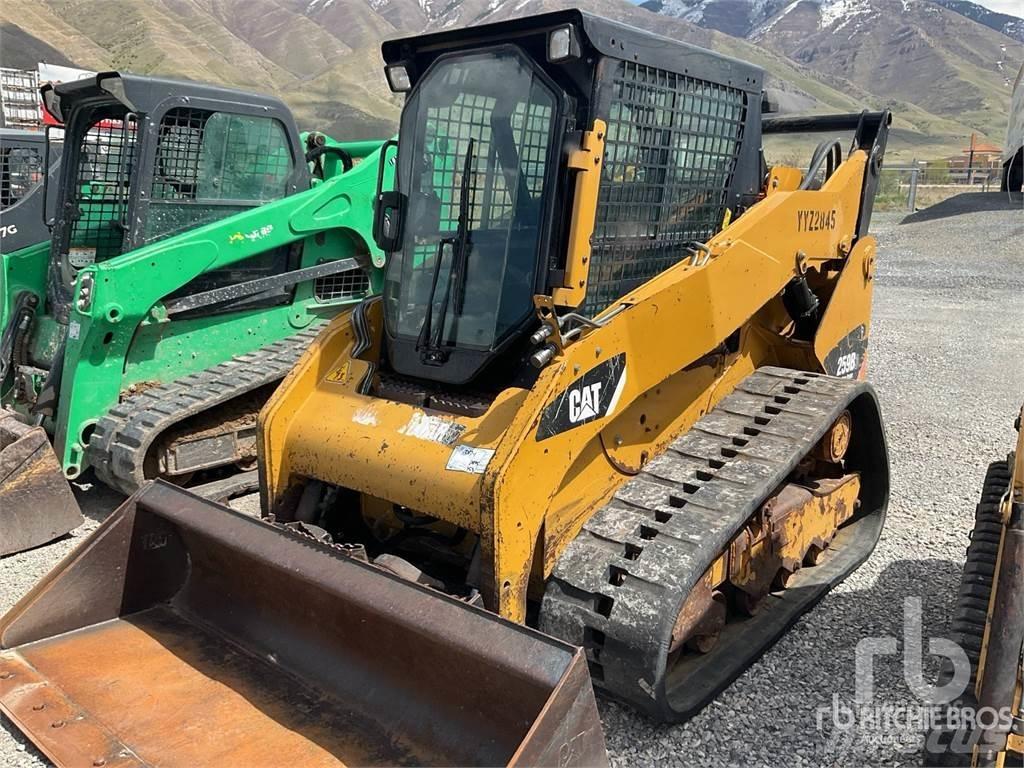 CAT 259B3 Smykem řízené nakladače