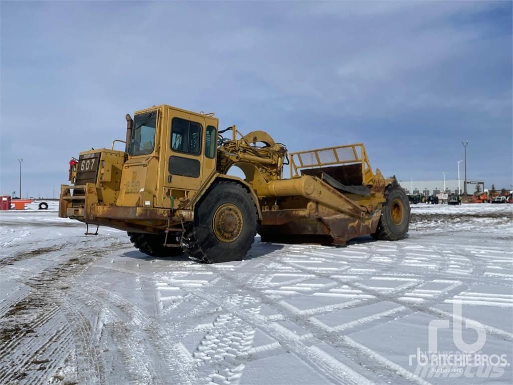 CAT 621F Skrejpry