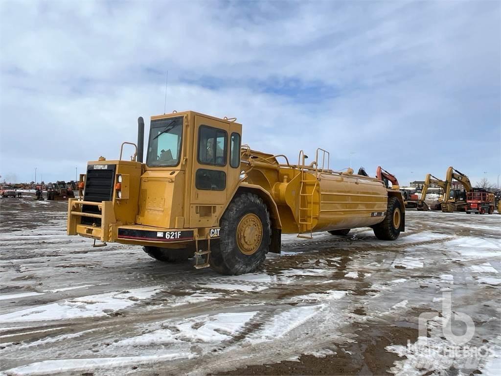 CAT 621F Cisterny na vodu