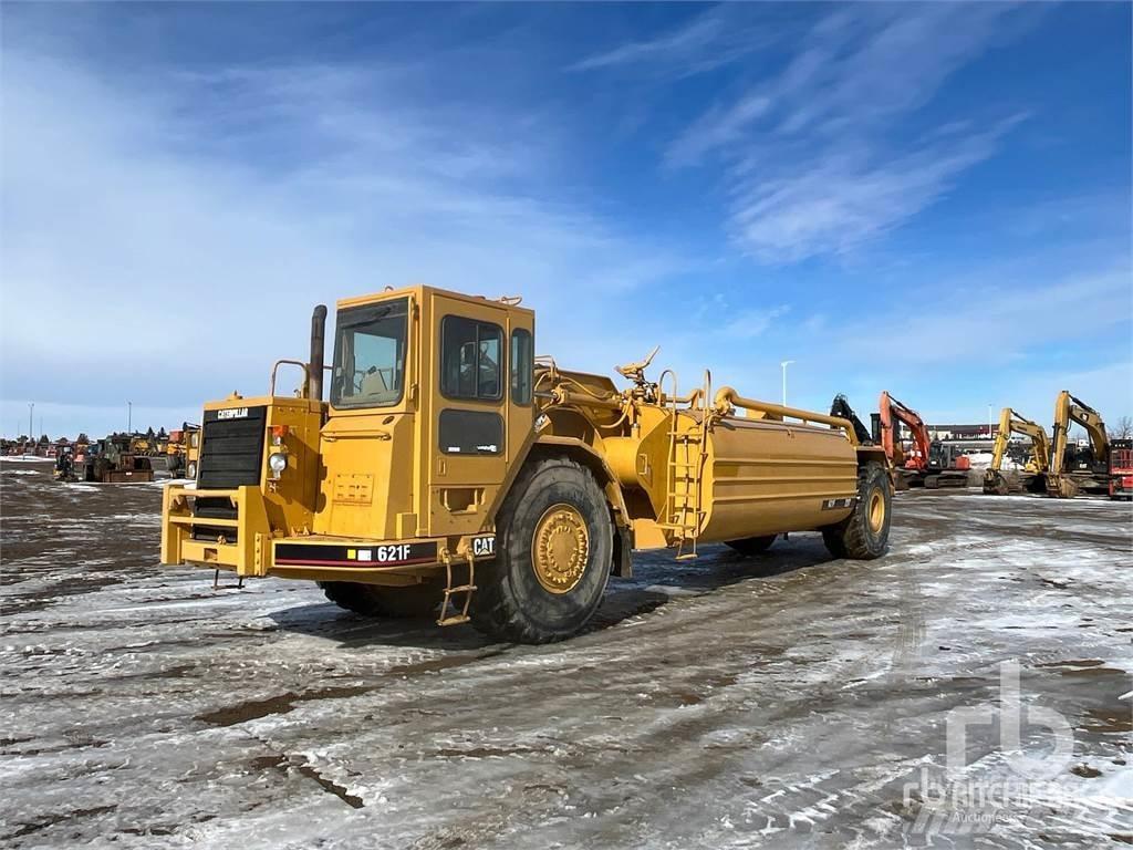 CAT 621F Cisterny na vodu