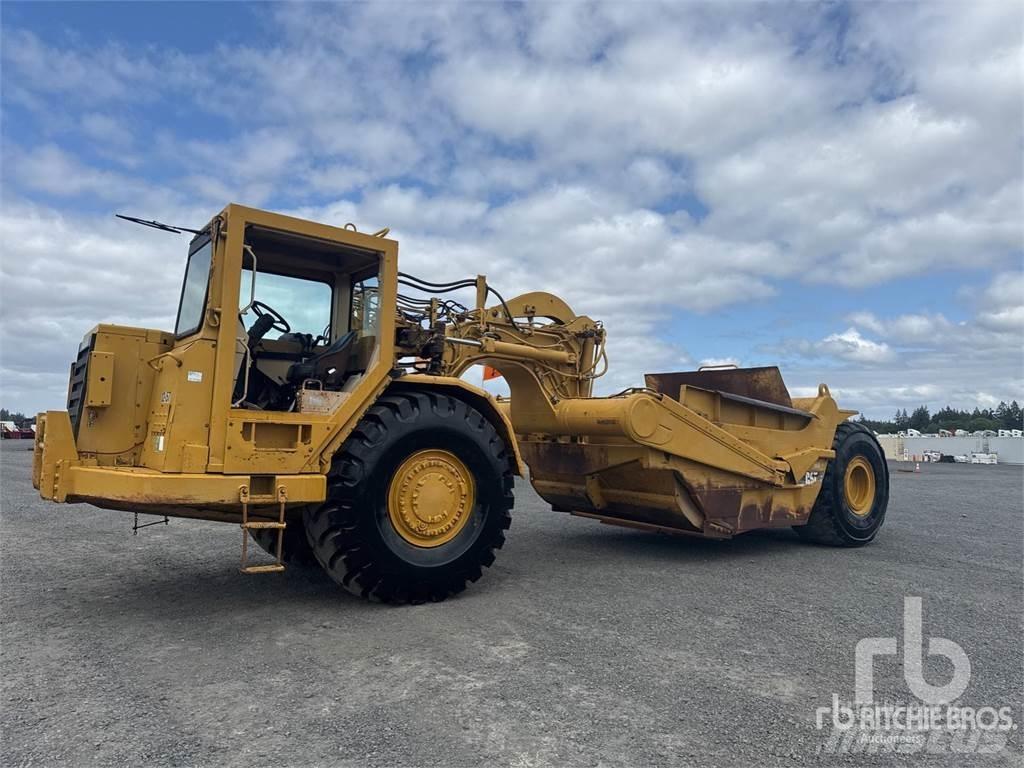 CAT 621F Skrejpry